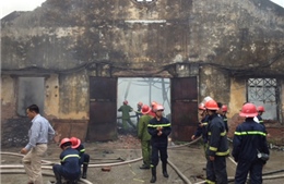 Dập tắt đám cháy ở Pháo Đài Láng, Hà Nội