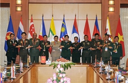 Đại tướng Phùng Quang Thanh tiếp Đoàn Tư lệnh Lục quân các nước ASEAN 