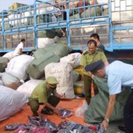 Hà Nội thu giữ lô hàng lậu gần 500 triệu đồng 