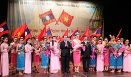 Đoàn nghệ thuật Quốc gia Lào biểu diễn tại Việt Nam