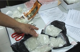 Bắt người nước ngoài giấu gần 3kg heroin