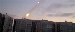 Tên lửa lao lên đỏ trời Donetsk