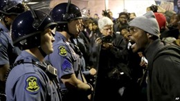 Lại biểu tình phản đối cảnh sát ở Mỹ 