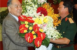 Trao Huy hiệu 55 tuổi Đảng cho nguyên Thủ tướng Phan Văn Khải 