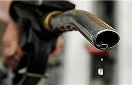 Giá dầu thô lao dốc xuống mức thấp kỷ lục mới