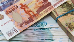 Nga bán ngoại tệ dự trữ để hỗ trợ đồng ruble 