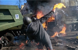 Người Ukraine đổ xô google &#39;cách chế bom xăng&#39;