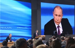 Tổng thống Putin: Nga sẽ thoát khỏi khó khăn hiện nay