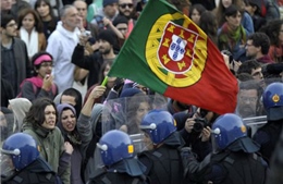 Đình công gây tê liệt giao thông đường sắt ở Bồ Đào Nha