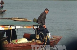 Tìm thấy xác 2 nạn nhân vụ chìm tàu trên sông Hồng 