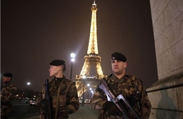 Pháp tăng cường an ninh sau một loạt tấn công đẫm máu