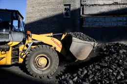 Nga quyết định cung cấp than, điện cho Ukraine 
