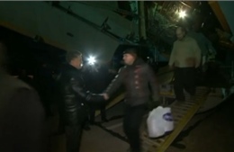 Tổng thống Ukraine hồ hởi đón tù binh trao đổi