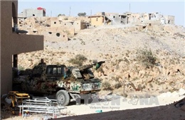 Quân đội Libya không kích thành phố Misrata