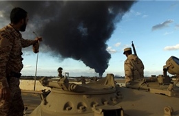 Máy bay Libya ném bom tàu chở dầu Hy Lạp