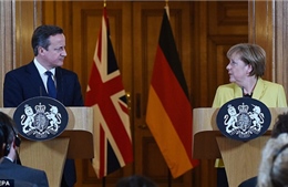 Thủ tướng Đức, Anh nghe báo cáo an ninh sau vụ khủng bố ở Paris