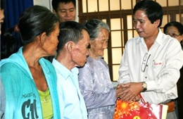 Chăm lo Tết cho người nghèo và hộ chính sách