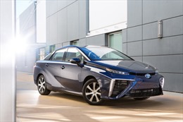 Toyota sản xuất đại trà xe dùng pin nhiên liệu 