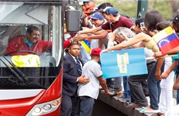 Dân chúng Venezuela chào đón Tổng thống Maduro trở về