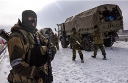 Kiev &#39;tố&#39; Nga gửi quân, vũ khí sang Đông Ukraine