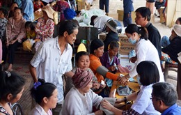Khám bệnh miễn phí cho bà con Việt kiều và người nghèo tại Phnom Penh