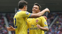 Ozil và Walcott trở lại ấn tượng giúp Arsenal vào vòng 5 FA Cup