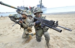 Hàn Quốc diễn tập bắn đạn thật trên biển Hoàng Hải
