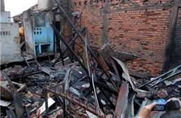 Hỏa hoạn thiêu rụi nhà cấp 4, nhiều người dân tháo chạy