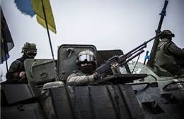 Mỹ tính vũ trang cho Ukraine sau thất bại của Kiev ở miền Đông