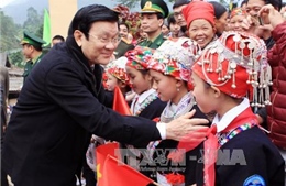 Chủ tịch nước thăm, chúc Tết đồng bào chiến sỹ Lào Cai 