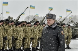 &#39;Thế bí&#39; của Tổng thống Ukraine Poroshenko