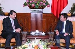 Phó Thủ tướng Phạm Bình Minh tiếp Trợ lý Bộ trưởng Ngoại giao Qatar 