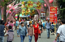 Các khu vui chơi tấp nập ngày đầu xuân