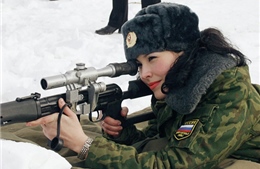 Vẻ đẹp của các ‘bóng hồng’ khoác áo lính Nga