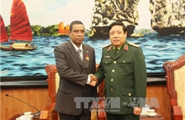 Đại tướng Phùng Quang Thanh tiếp Cục trưởng Cục Cơ yếu - Bộ Nội vụ Cuba 