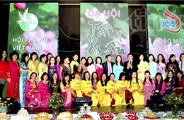 Phụ nữ Việt tại Séc tổ chức Dạ hội Tâm Xuân 2015