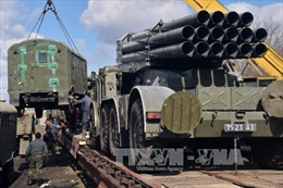 Phe ly khai Ukraine hoàn tất rút vũ khí khỏi giới tuyến