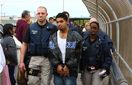 Mỹ trục xuất hơn 2.000 tội phạm người nước ngoài 