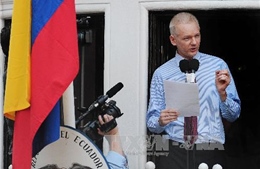 Thụy Điển đề nghị thẩm vấn &#39;cha đẻ&#39; WikiLeaks ở London