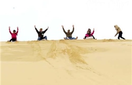 Trượt cát - trải nghiệm du lịch thú vị ở Quảng Bình