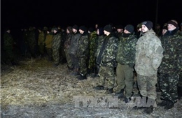 Phe ly khai giam giữ 180 binh sĩ chính phủ Ukraine