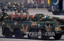 Quân đội Pakistan phô trương vũ khí mới 