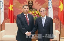 Chủ tịch Quốc hội Nguyễn Sinh Hùng tiếp Chủ tịch và Tổng thư ký IPU