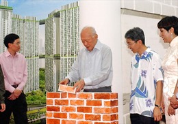 Người xây nhà, trồng cây cho Singapore