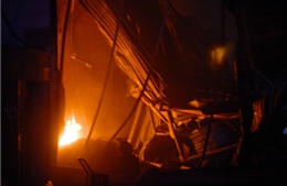 TP HCM: Cháy lớn tại xưởng sản xuất nệm mút 