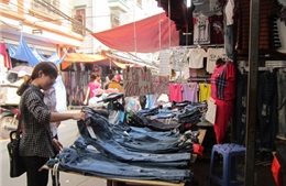 Hàng Việt lo đối phó tại chợ bình dân