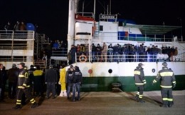 Cứu 1.500 người nhập cư gặp nạn trên Địa Trung Hải 