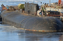 Nga nhấn chìm tàu ngầm hạt nhân Oryol để dập cháy 