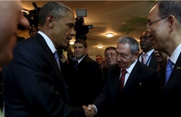 Cái bắt tay lịch sử của nguyên thủ Mỹ-Cuba 