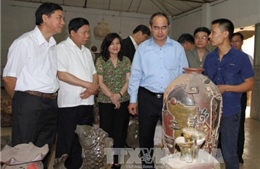 Chủ tịch MTTQ Nguyễn Thiện Nhân khảo sát làng nghề tại Bắc Ninh 